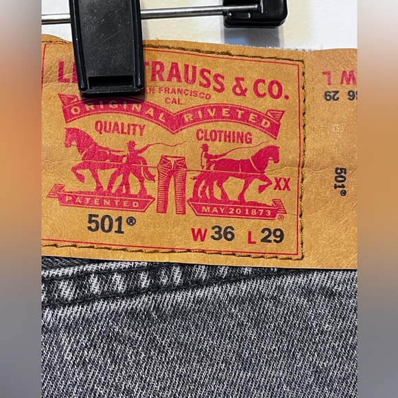 Levi’s 501 Men’s Button Fly Jeans Size 36 x 29 - Picture 8 of 13
